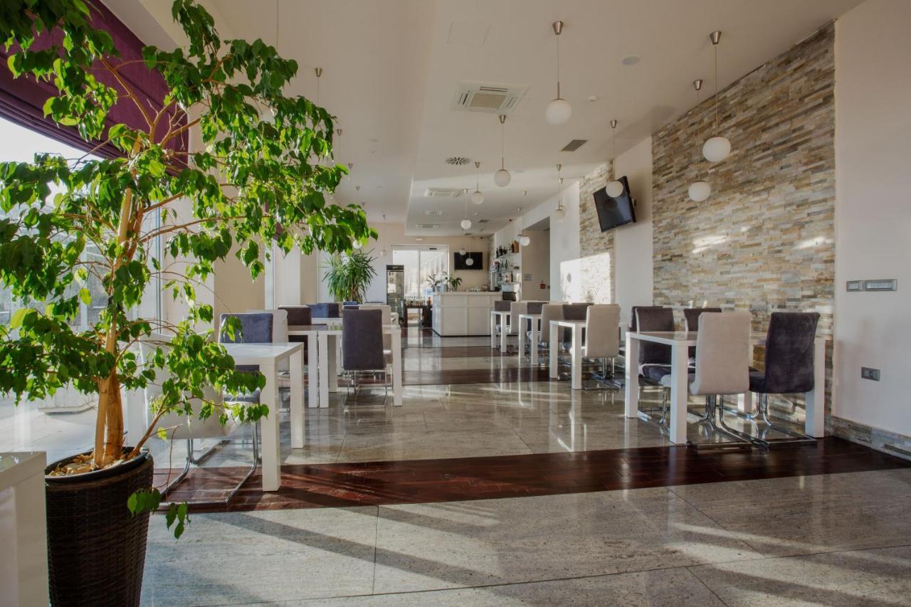 Hotel Pleter Mimice Exterior photo